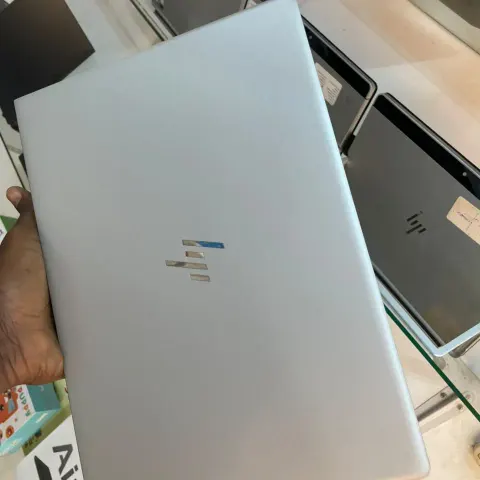 HP Elitebook 840 G6
Core i5